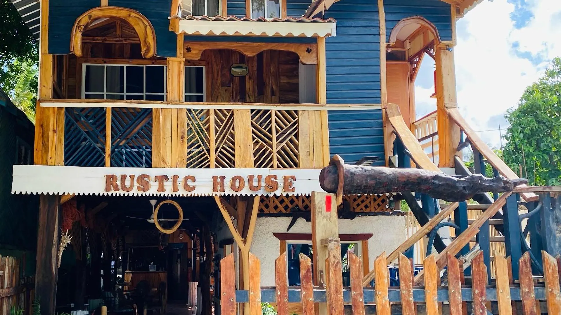 プンタ・ルシアRustic House 2アパートメント プンタ・ルシア